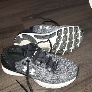 Under armour women running shoes